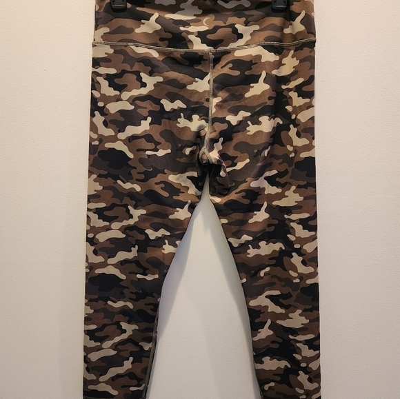 Zyia Active green soft and snug reflective tights 7/8 length sz 12 NWOT - Picture 3 of 10